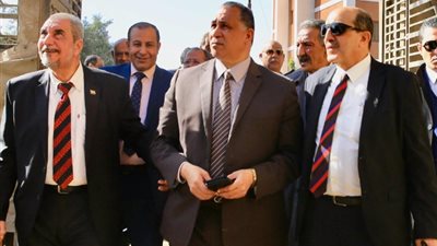 «علام» يتفقد مجموعة من الأراضي لإقامة ناد لمحامي أشمون بالمنوفية