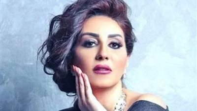 وصلة رقص، وفاء عامر تتمايل على أنغام أغنية «يا قمر» (فيديو)