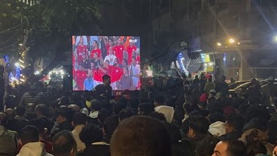 المصريون يصطفون على المقاهى لمشاهدة مباراة مصر وغانا