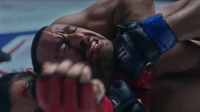 جولة أخيرة، أحمد السقا يتحدى بطل عالمي في رياضة MMA (فيديو)