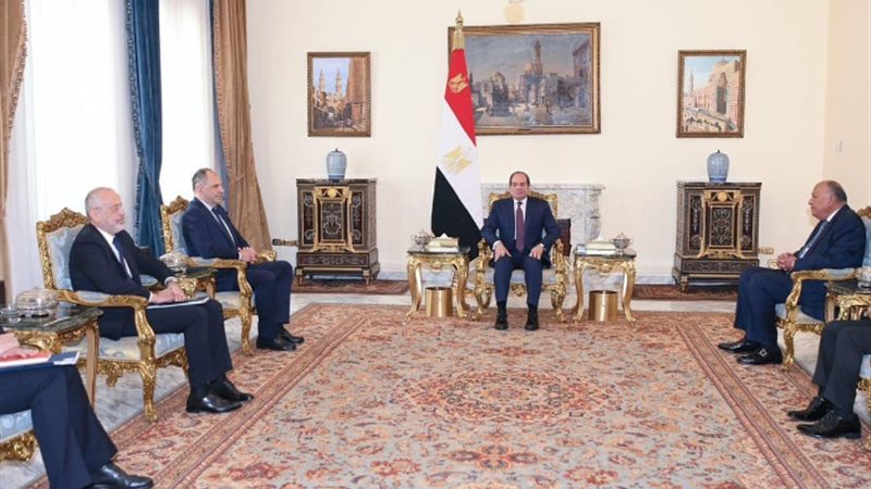 الرئيس السيسي خلال استقباله وزير الخارجية اليوناني