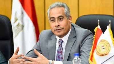 قائمة سوداء، وزارة العمل تحظر التعامل مع 361 شركة لإلحاق العمالة بالخارج