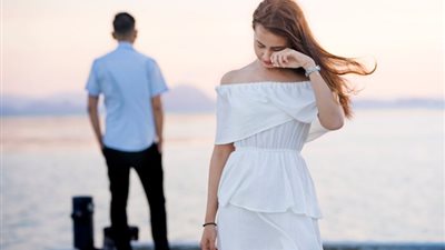 سلوكيات تجعل شريكتك تنسحب من العلاقة، احذر منها