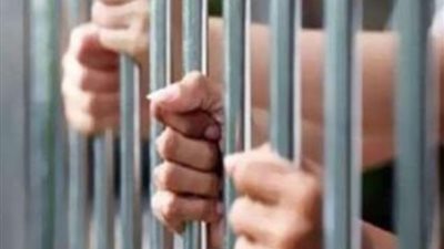 القبض علي عامل وكهربائي بتهمة الاتجار في الأسلحة النارية بالإسكندرية