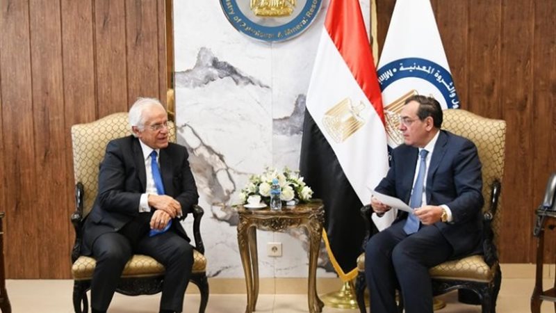 طارق الملا ورئيس مجموعة كوبيلوزوس اليونانية