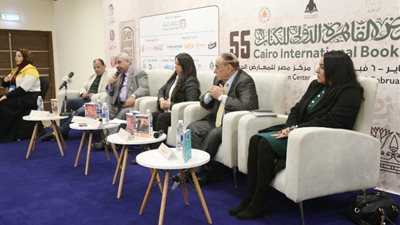 سمير فرج: فخور بزيارة الآلاف لمعرض الكتاب 2024 بيومه الأول