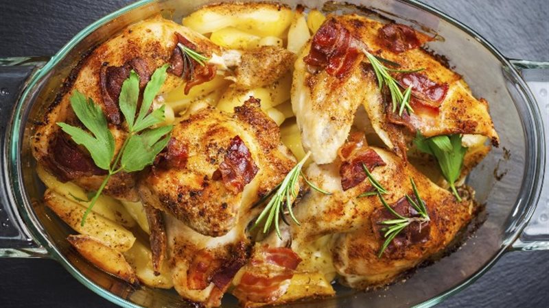 طريقة عمل صينية البطاطس بالدجاج