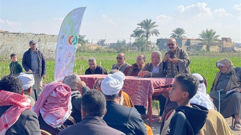 أثناء لقاء التحالف الوطني بالمزارعين بشرق الإسماعيلية