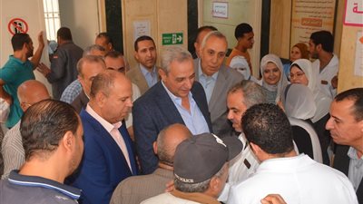 محافظ الغربية في جولة مفاجئة بعيادة ابن سينا بالمحلة: مطالب المرضى أولوية وتحسين الخدمة الطبية مستمر