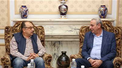 وزير قطاع الأعمال العام يلتقي محافظ الغربية في مستهل زيارته لشركة مصر للغزل بالمحلة