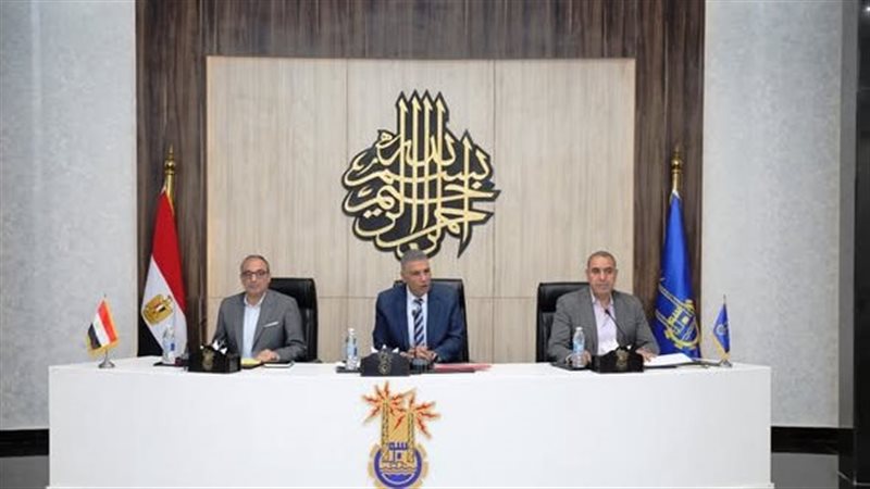 محافظ أسوان يشدد على حيادية الانتخابات 
