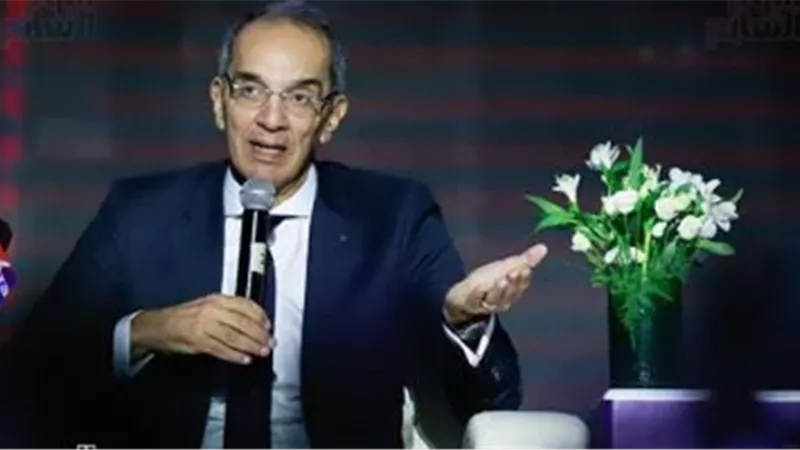  وزير الاتصالات