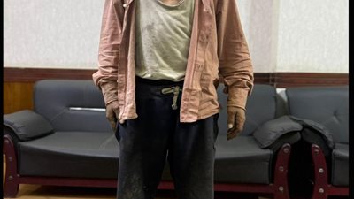 كشف ملابسات فيديو لشخص يسير خلف أطفال ممسكًا بسلاح في سوهاج