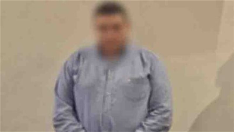 ضبط سائق “توك توك” اعتدى على صاحب سيارة بعصا خشبية  