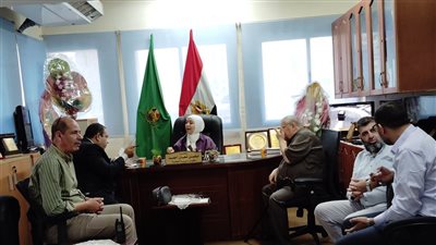عضو  مجلس الشيوخ بالفيوم يناقش تطوير الوحدات الصحية مع وكيل وزارة الصحة 