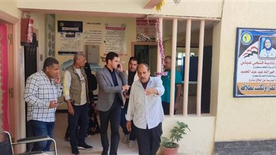 نائب محافظ مطروح يتفقد لجان انتخابات النواب للاطمئنان على جاهزيتها