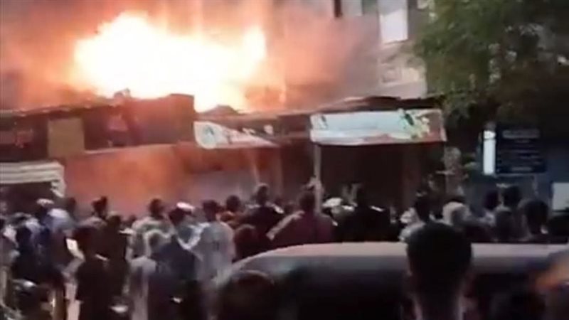 لحظة اشتعال النيران 