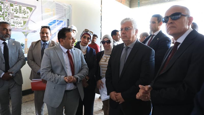 وزير التعليم العالي يتفقد المشروعات بجامعة الأقصر