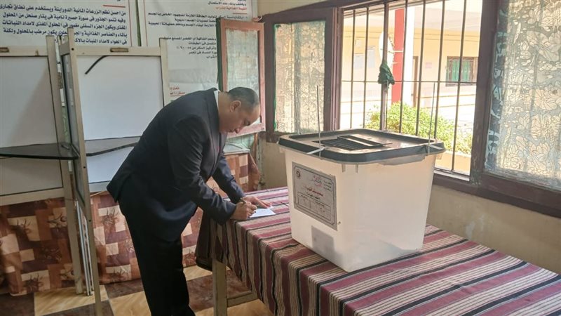 النائب عمرو رشاد يدلي بصوته في انتخابات النواب