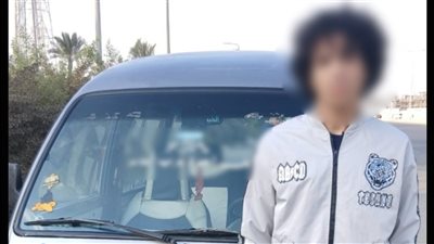 ضبط قائد سيارة قام بطمس لوحاتها المعدنية أثناء سيره بشوارع القاهرة