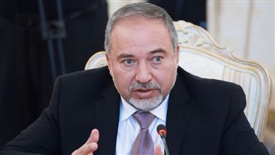 ليبرمان يسخر من كوشنر ويصفه بـ