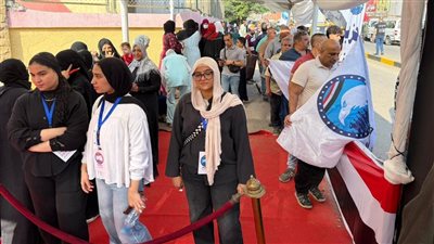 إقبال نسائي كثيف بلجنة مدرسة جزيرة محمد في الوراق