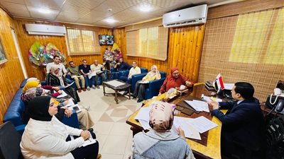 وكيل صحة دمياط يناقش مؤشرات الأداء ويوجه برفع مستوى الخدمات الطبية