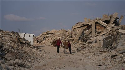  آلاف الفلسطينيين تحت الأنقاض.. متحدث 