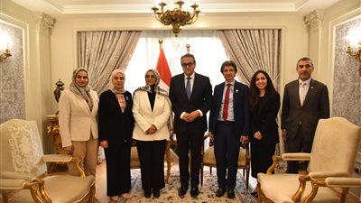 وزيرة بحرينية تشيد بالمنظومة الصحية المصرية