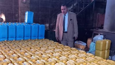 ضبط أكثر من 5.5 طن شحوم غير صالحة للاستخدام في حملة تموينية مكبرة بدمياط