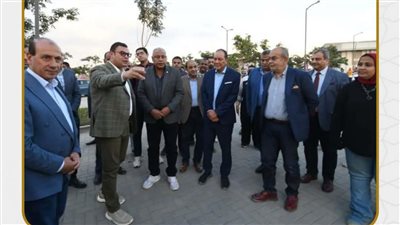 وزير الإسكان يتفقد مشروع 