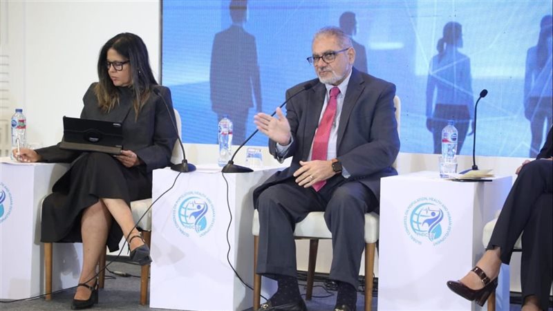 جلسة حوارية بعنوان «تحت الأضواء