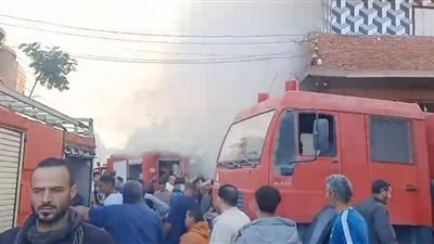السيطرة على حريق داخل مصنع صابون وكرتون بالقناطر الخيرية وإصابة شخصين