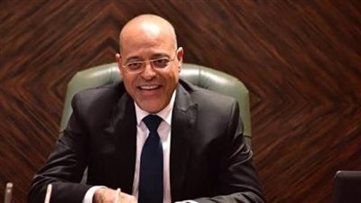 معظمهم من ذوي الهمم.. تسليم أكثر من 700 عقد عمل بـ26 محافظة 