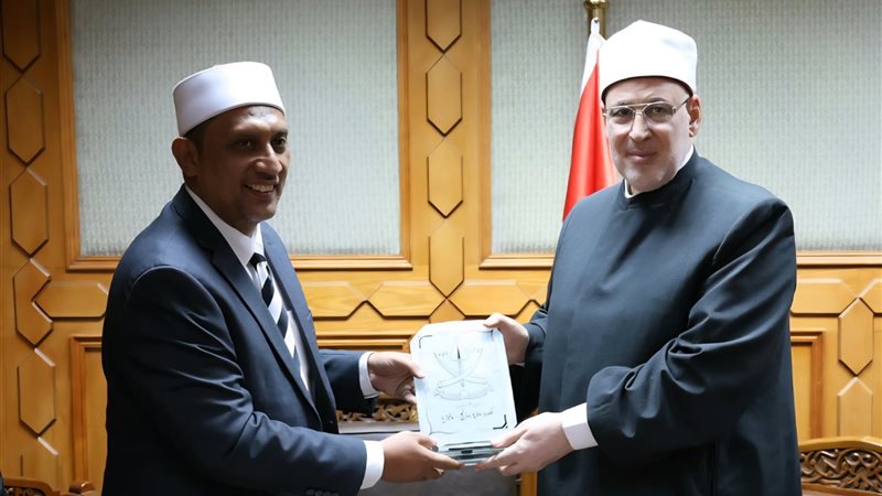 وكيل الأزهر الشريف ووزير الشؤون الإسلامية بماليزيا 