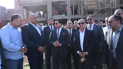 وزير الرياضة ومحافظ الإسماعيلية يتفقدان المدرسة المصرية اليابانية