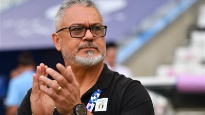 ميكالي يرد علي حسام حسن..راتبي يتوافق مع خبرتي ومسيرتي المهنية العالمية