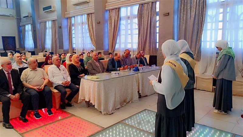 وكيل وزارة التعليم بالفيوم أثناء اللقاء