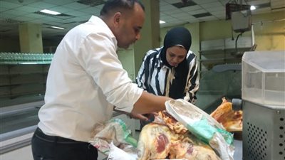 ضبط لحوم غير صالحة للاستهلا وتحرير21 محضرا خلال حملات رقابية بالمنيا 