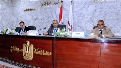 محافظ سوهاج يشدد على متابعة ملفات التصالح والتقنين وإزالة التعديات 
