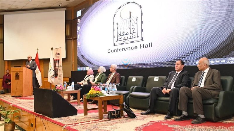 رئيس جامعة أسيوط