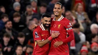 مفاجأة مدوية.. كيف نجى محمد صلاح وفان داك من الرحيل المجاني عن ليفربول؟