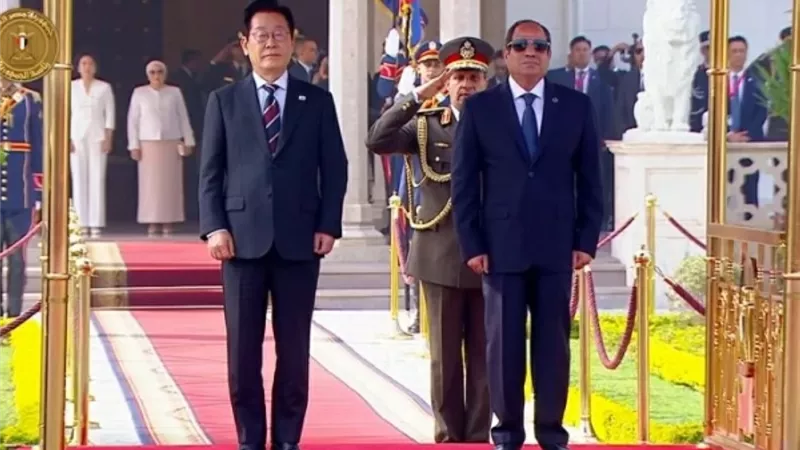 الرئيس السيسي وقرينه الكوري