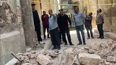 انهيار منزل والأجهزة المعنية تفرض السيطرة الأمنية حفاظا على المواطنين بسوهاج 