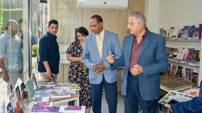معرض بيع الكتب