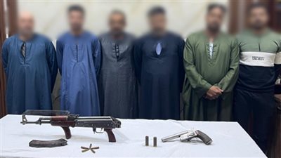 ضبط شبكة نصابين بالمنيا تدعي بيع مادة أثرية للحصول على أموال المواطنين