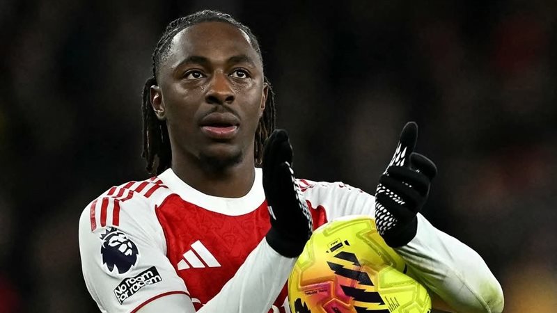 إيزي لاعب أرسنال 