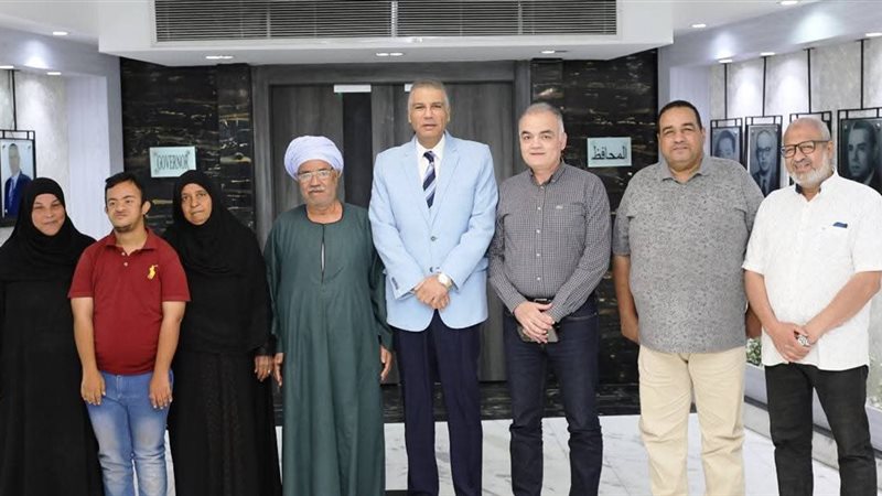 أسرة الحاجة سعاد ومحافظ أسوان 
