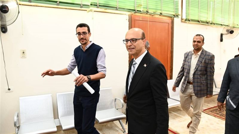 رئيس جامعة أسيوط 