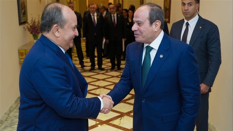 الرئيس السيسي والوزير الأول لجمهورية الجزائر 